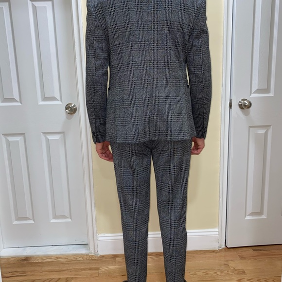 Men’s Slim Fit Zara Suit - Gray Plaid - Size 38